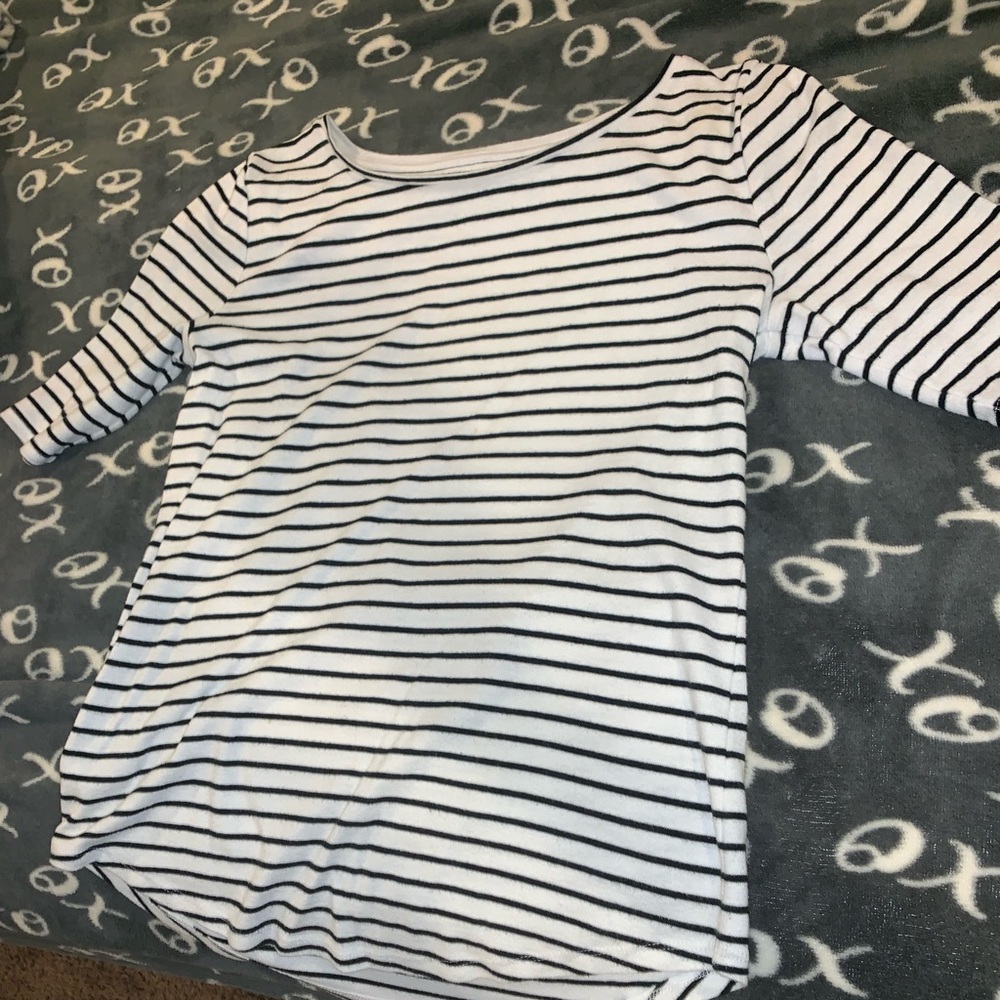 Quarter length black and white striped blouse